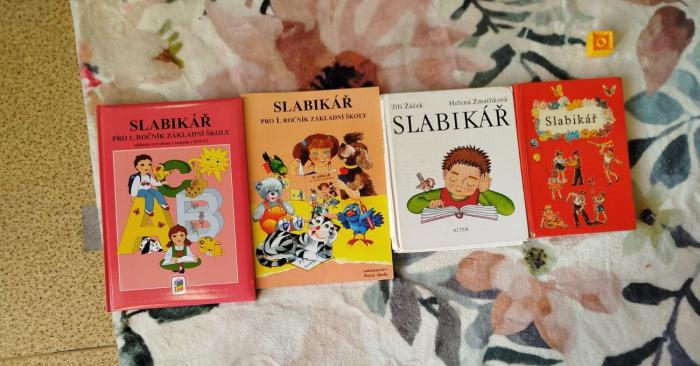 Předávání slabikářů