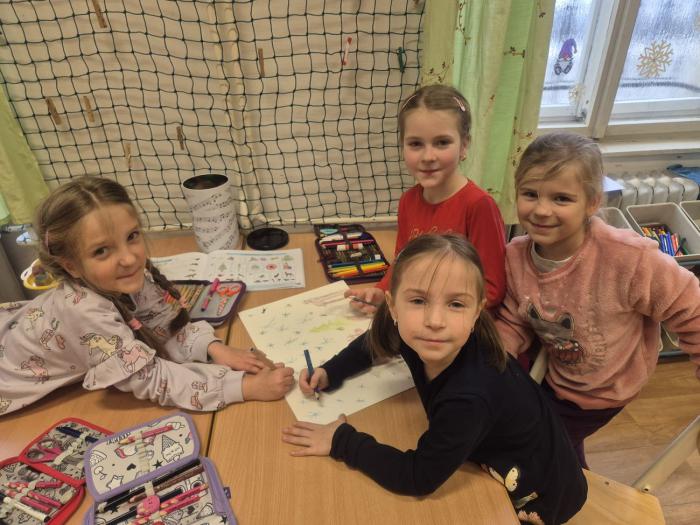 Děti z 1.B při skupinové práci
