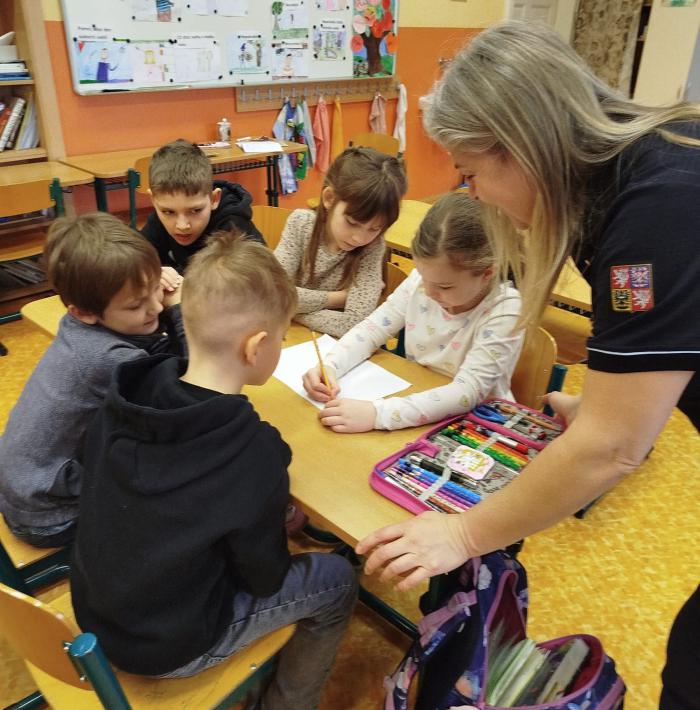 Druháci na besedě s hasiči